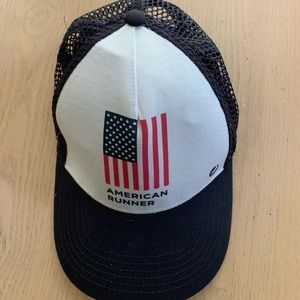 Oiselle hat